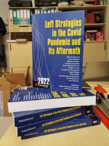 transform! europe -verkoston vuosikirjoja 2022 pinossa.